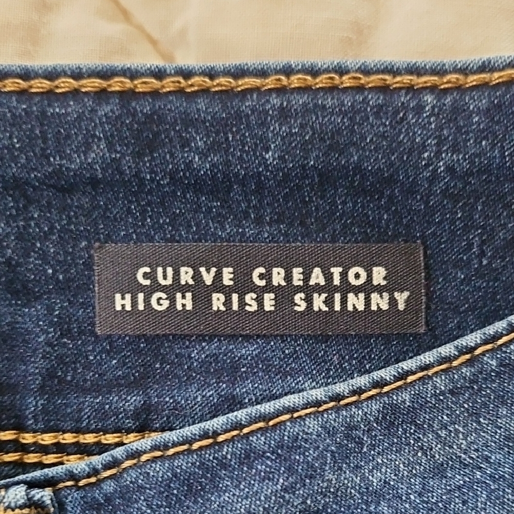 Curve Appeal- Two Button-  Curve Creator High Rise Skinny Jeggings-  Size 14/32 - Picture 6 of 7